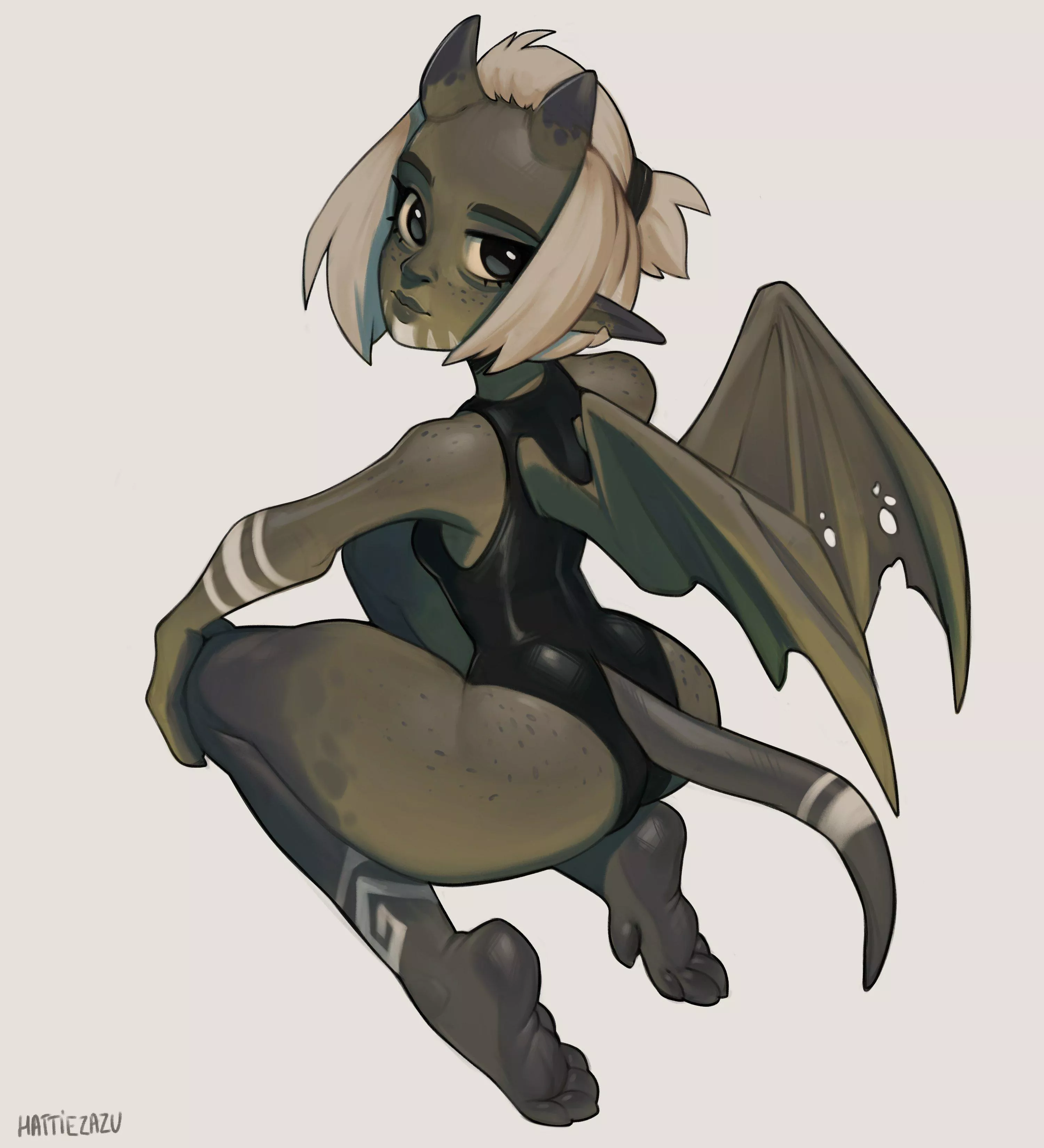 Hattie the gargoyle (by hattiezazu)