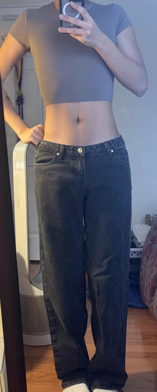 I think crop tops suit me best, right??