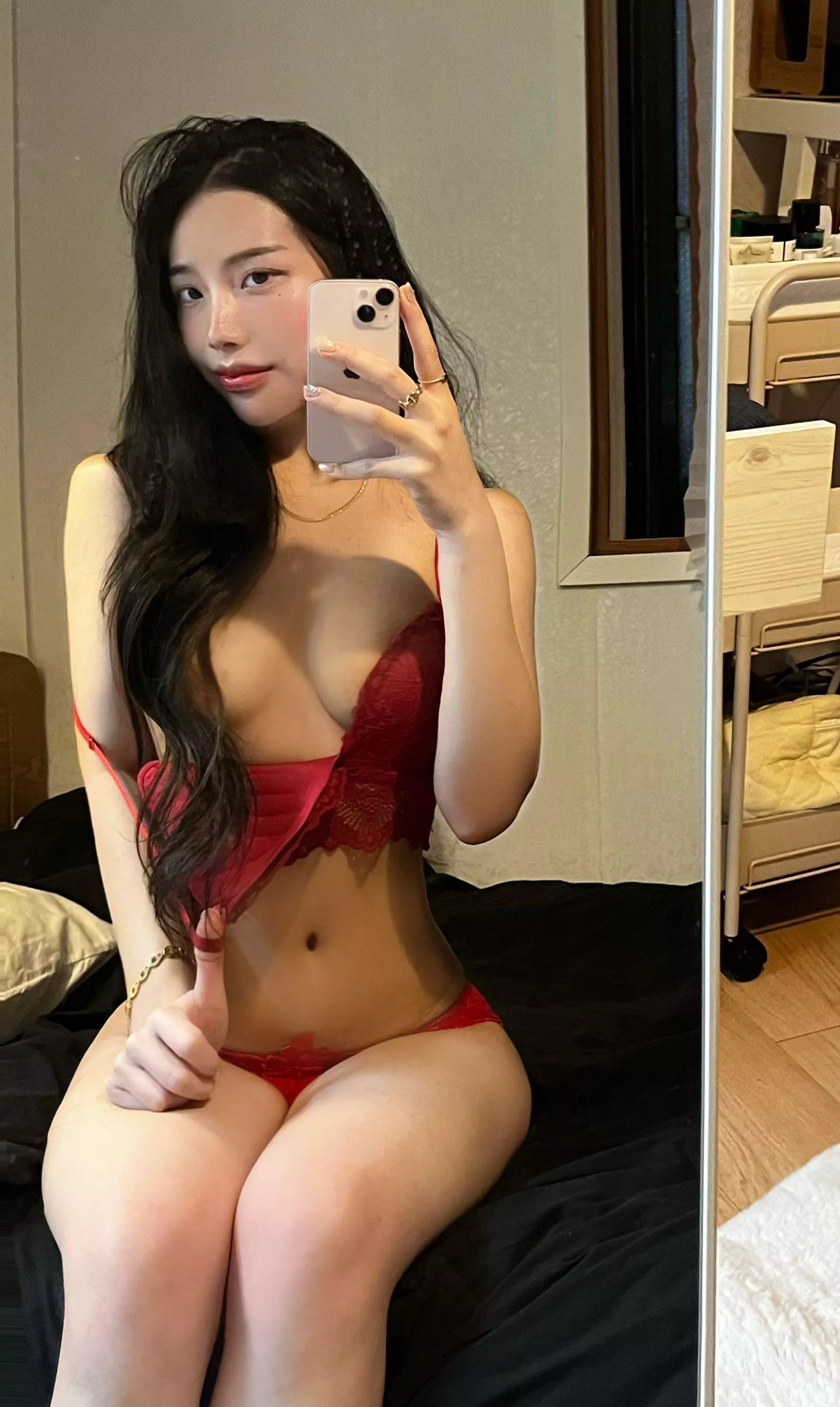 I'm the sluttiest and horniest Korean girl