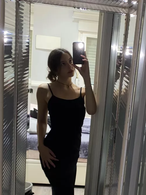 Just a random nude selfie while getting ready to go out