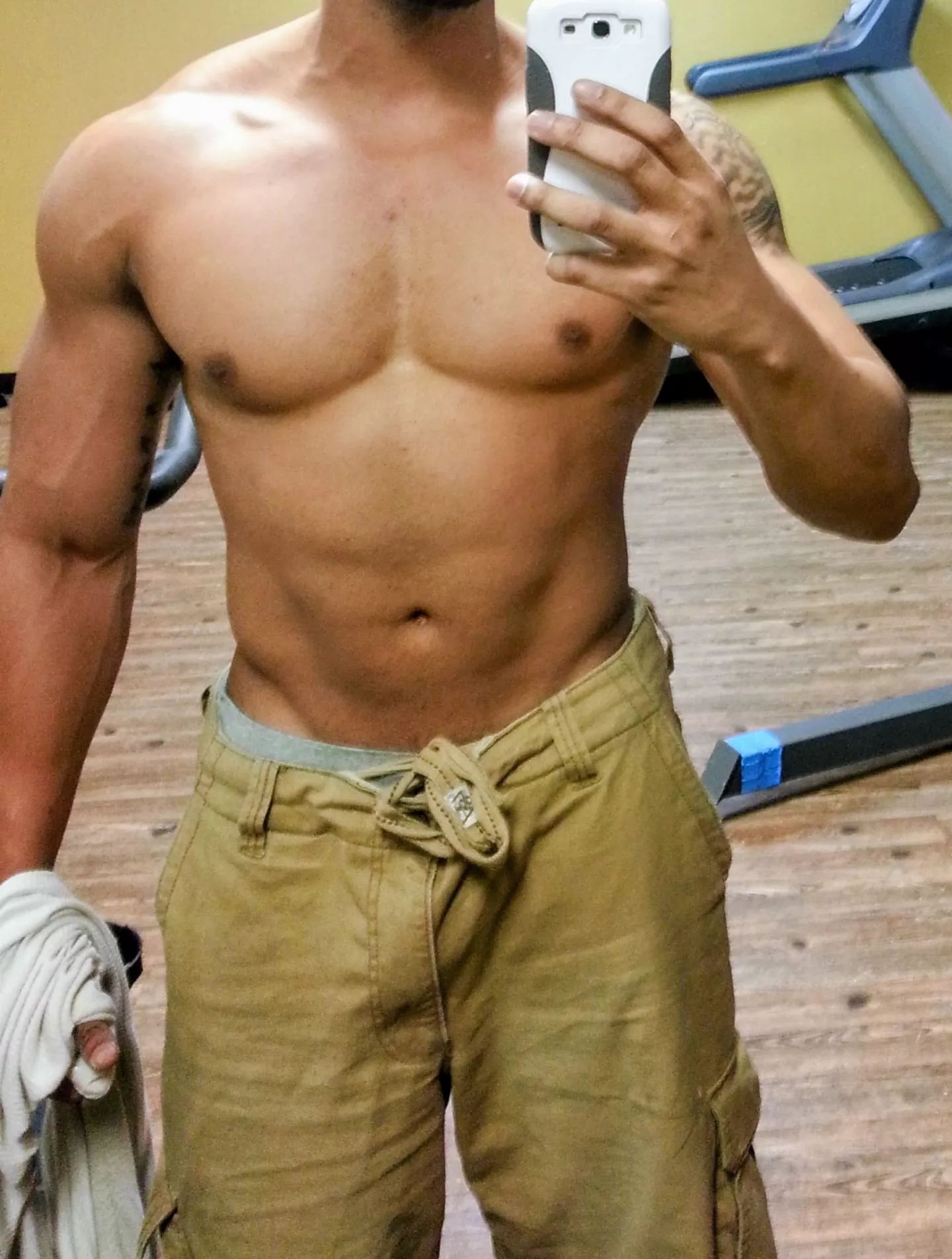 Ladies...35 bull in Nola for hire and surrounding areas.. certified hoe training