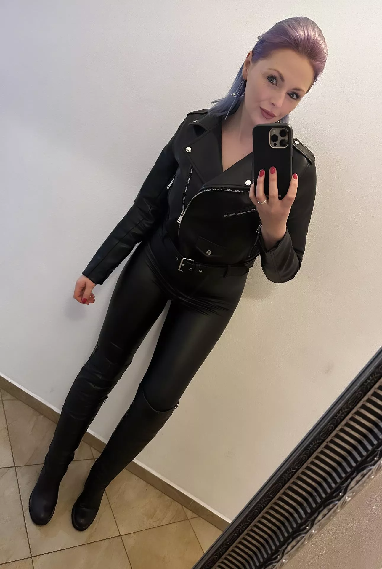 Leather, the material that takes your outfit from bland to beautiful.