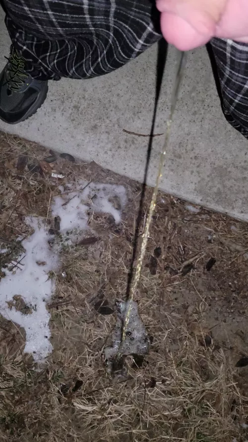 Love pissing outside during the winter