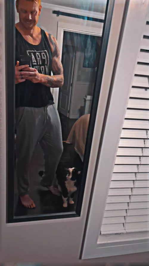 (m) workout to look good in grey sweatpants