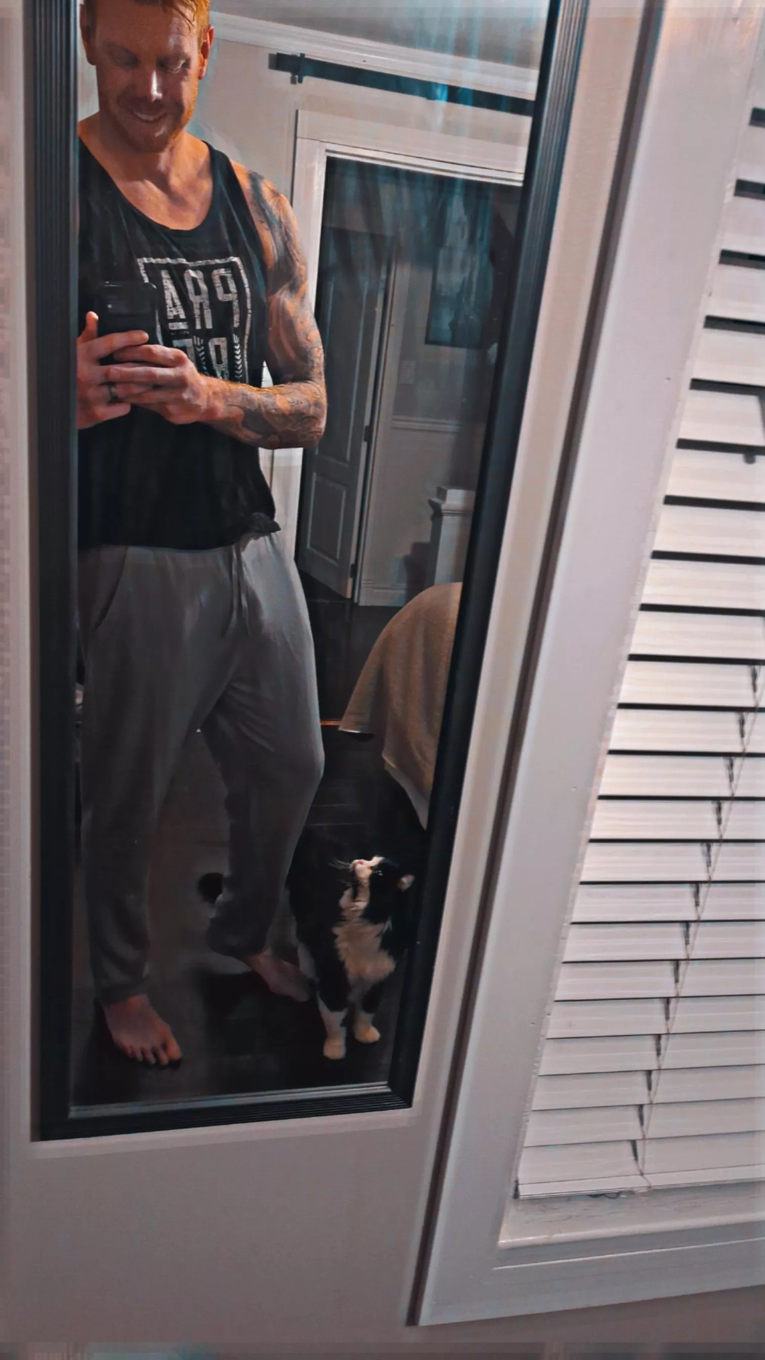 (m) workout to look good in grey sweatpants