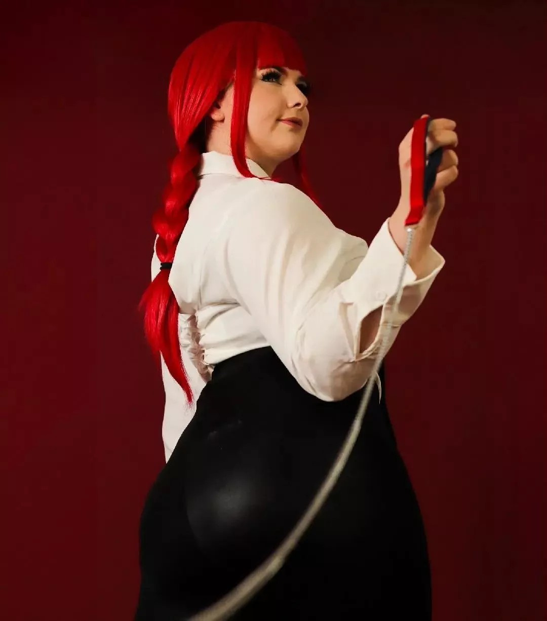 Makima by (KaylaJeanCosplay)