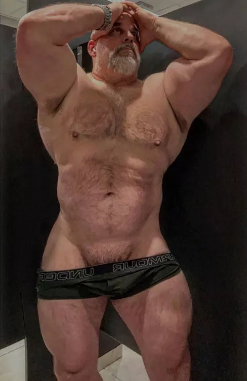 Now this is a man. Woof.