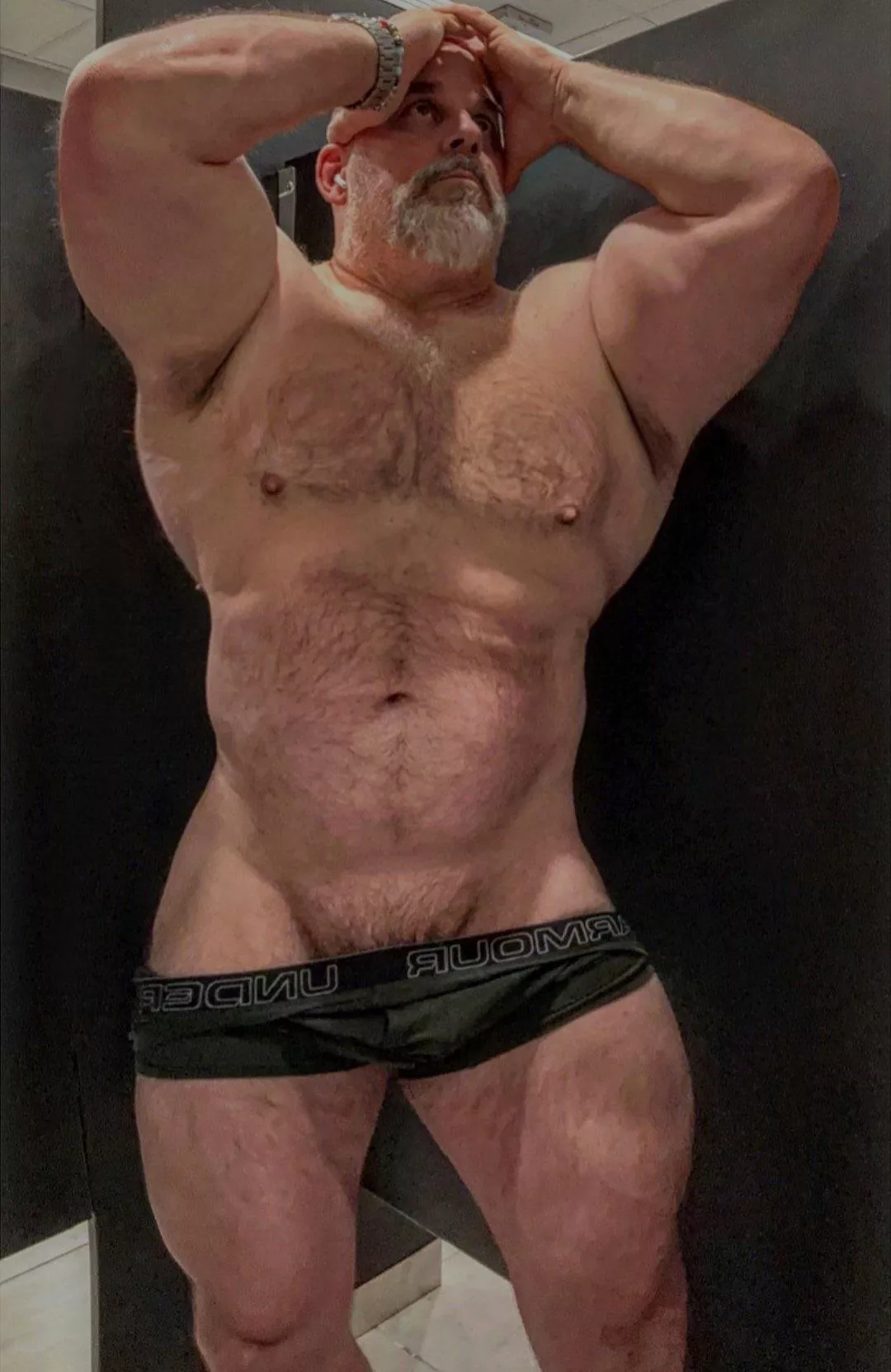 Now this is a man. Woof.