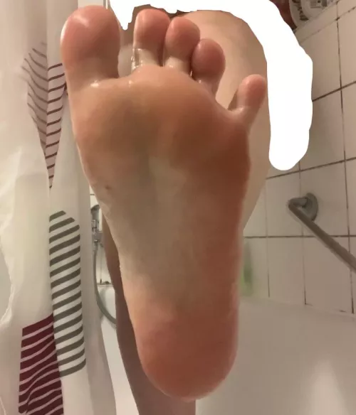 [oc] f18 feet in ur face while i shower