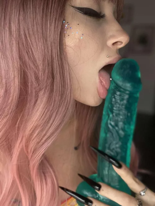 Oh how I want a natural dick in my mouth