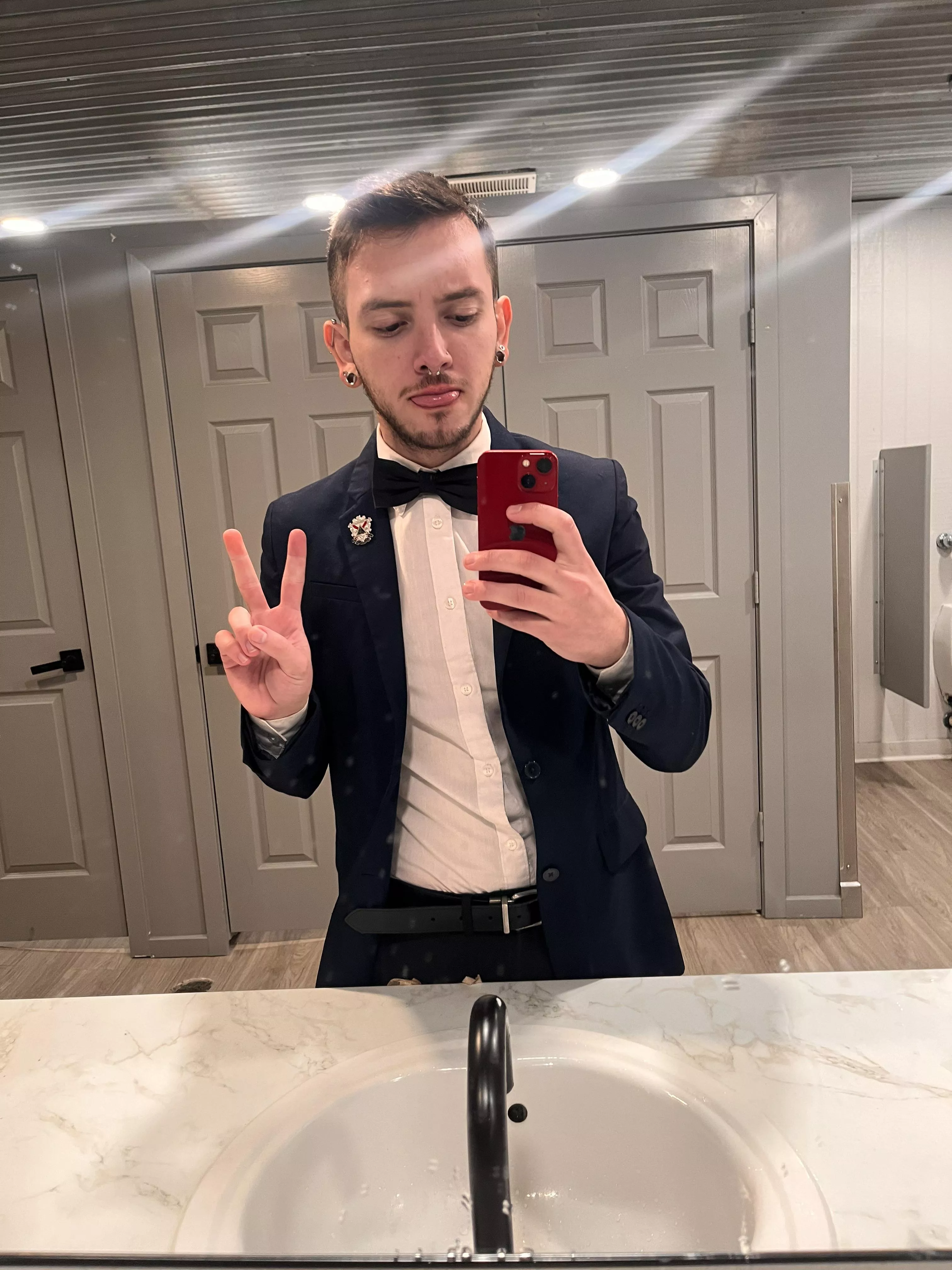 Pic from a gig I did a while back that never saw the light of day (the jacket wasn’t black like I initially thought). Pic from a gig I did a while back that never saw the light of day (the jacket wasn’t black like I initially thought).