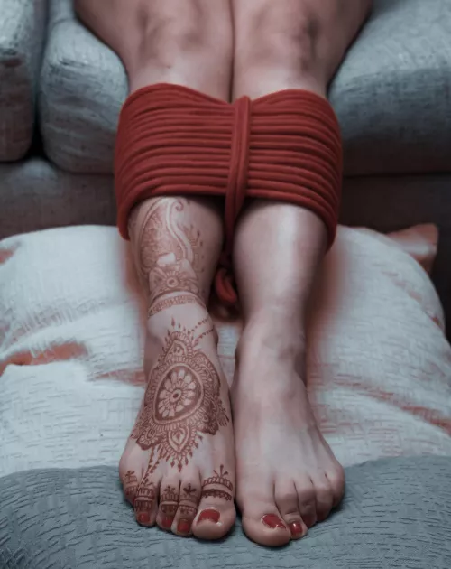 Pretty feet all knotted up