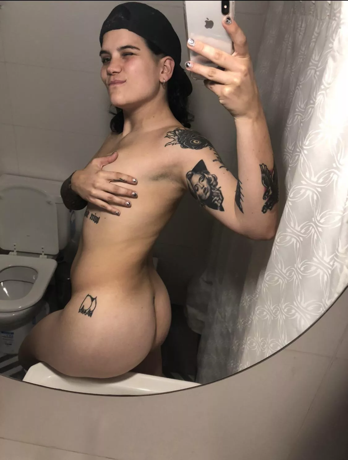 rough boi with nice ass