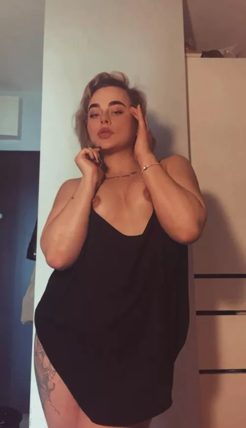 Say Yes if I should leave my dress when we start