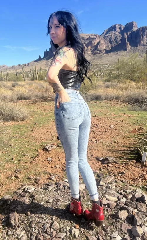 She’s 5 2, 100lbs, who wants to be the first to breed her?