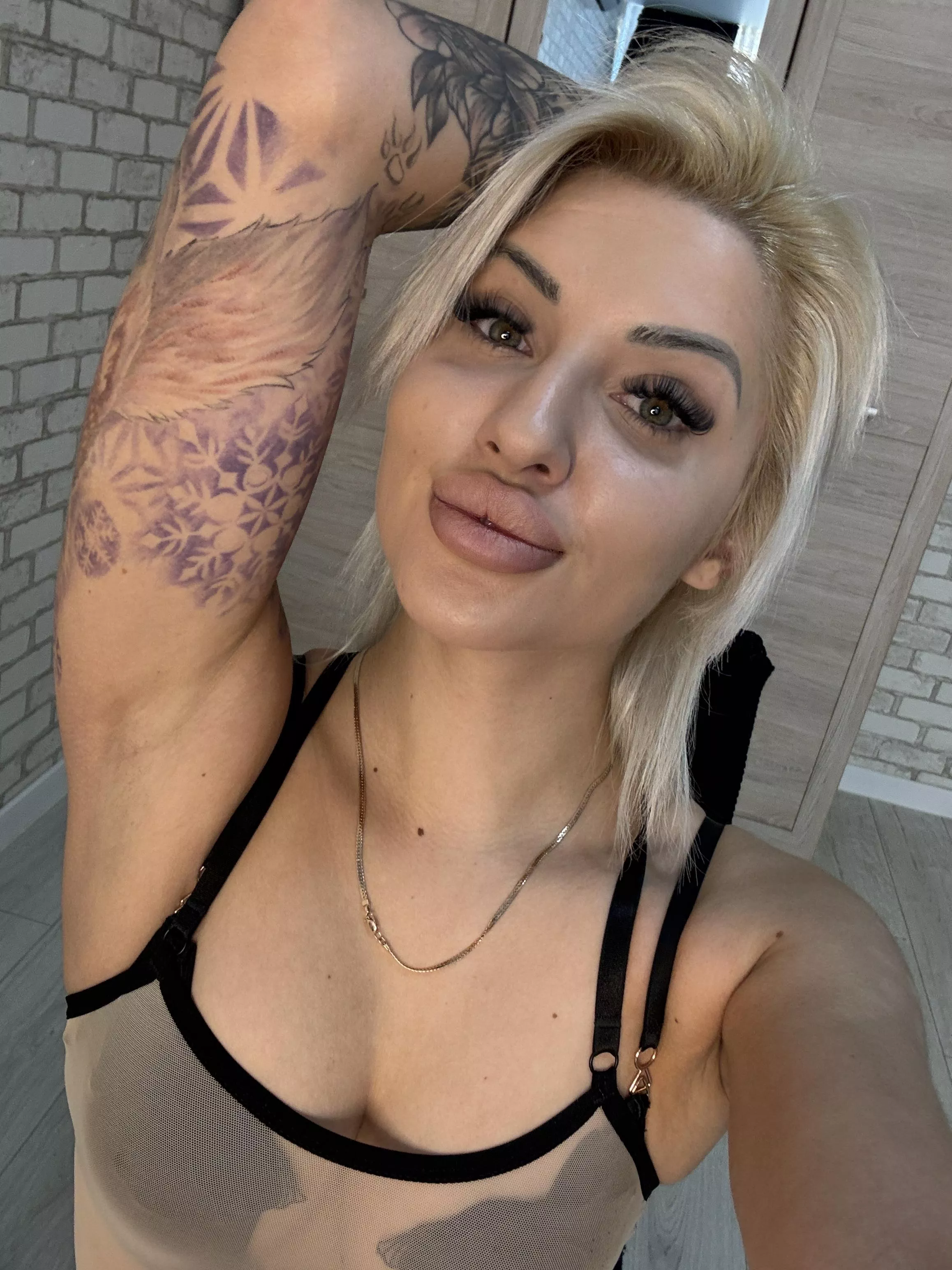 Skip breakfast, eat me instead 😋