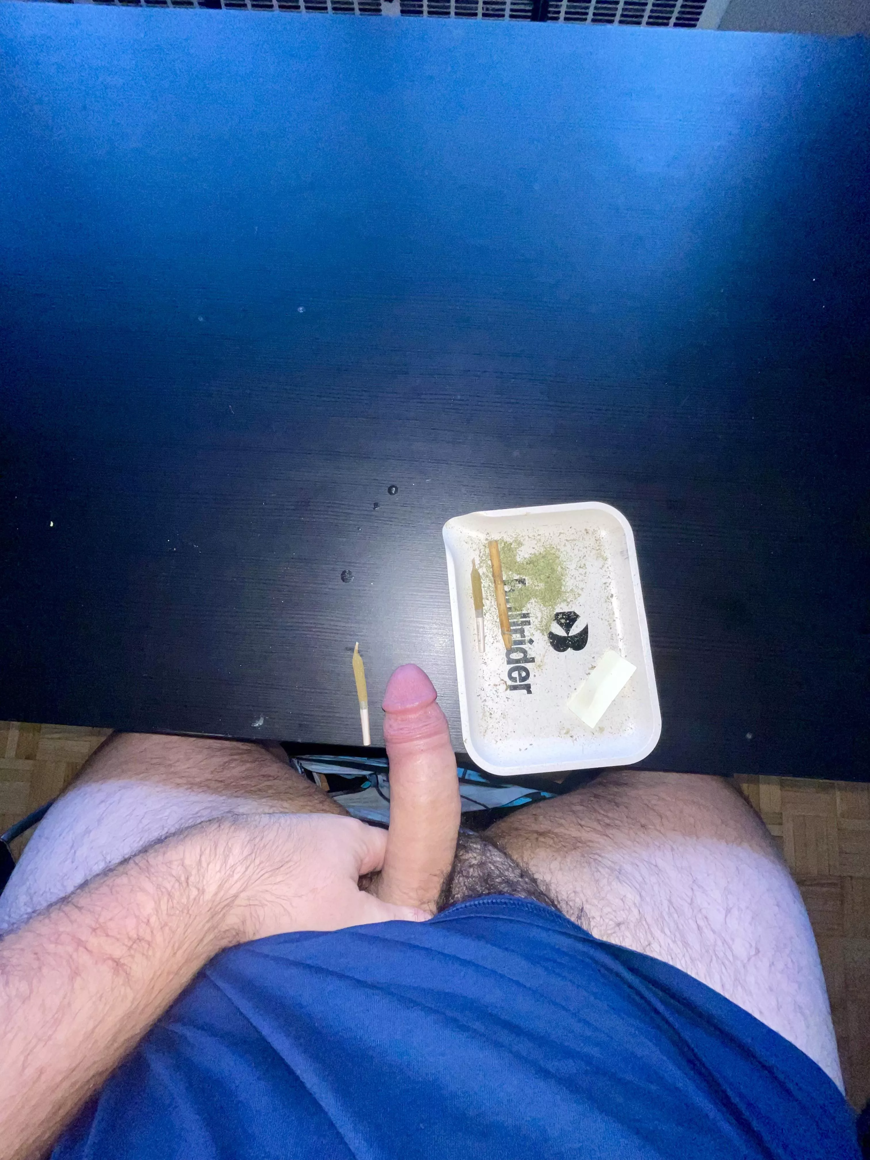 Ti(m)e for another joint so I can keep on stroking 😏🍆😈