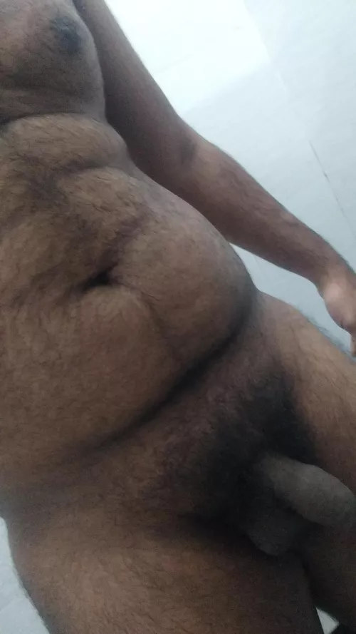 Who here likes my hairy body and uncut dick?