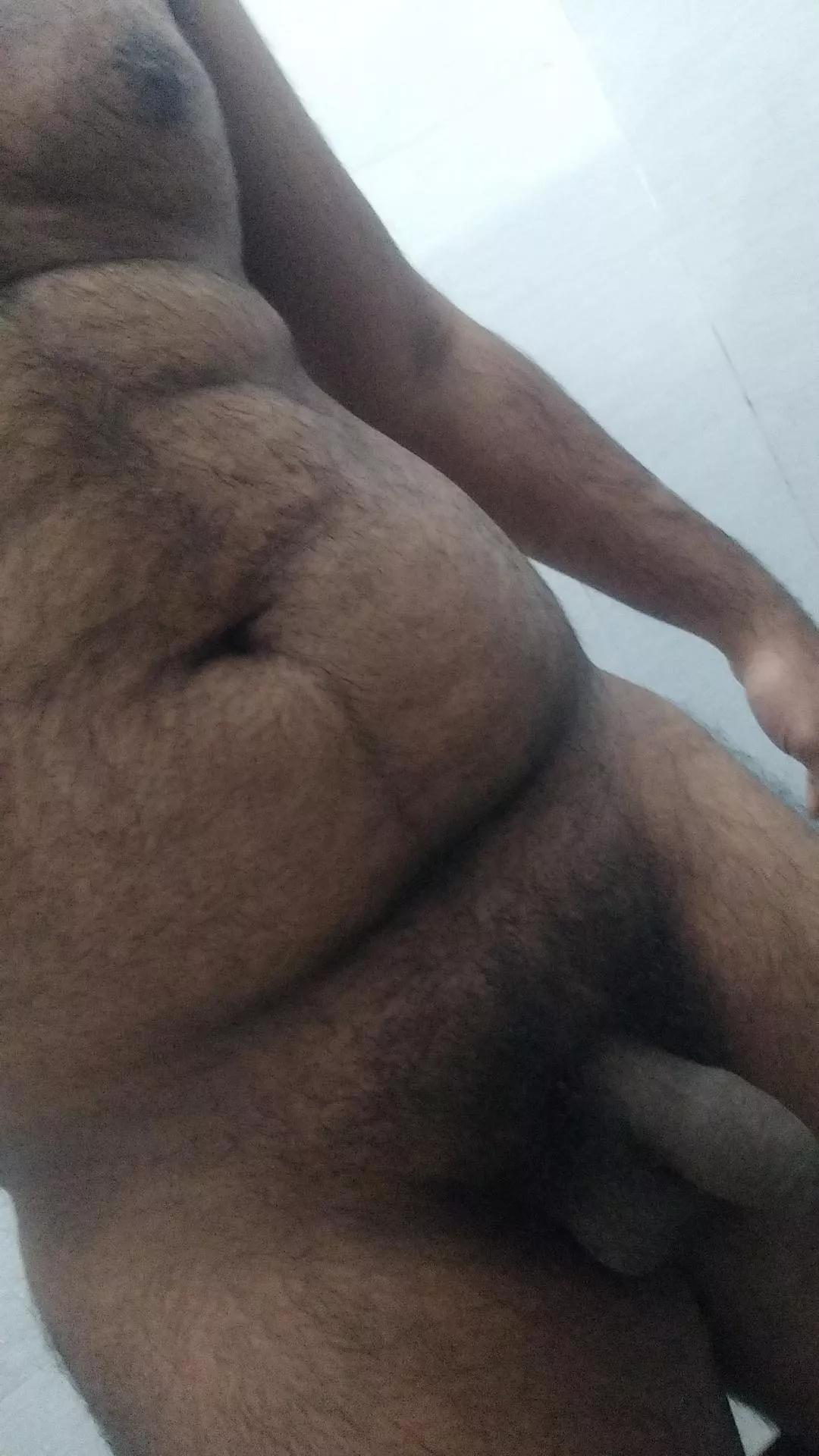 Who here likes my hairy body and uncut dick?