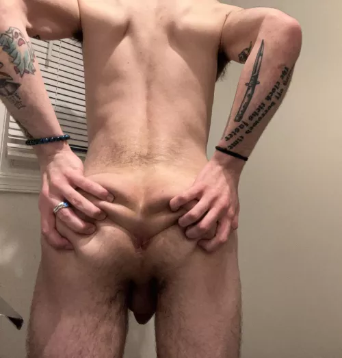 who wants to bend me over