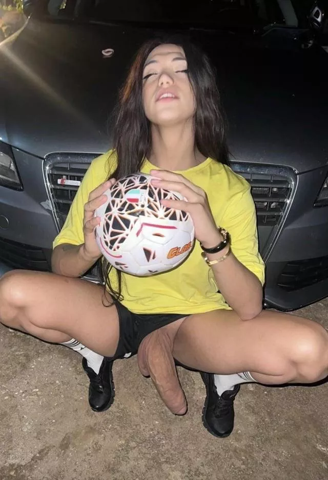 Who wants to learn how to play with balls?