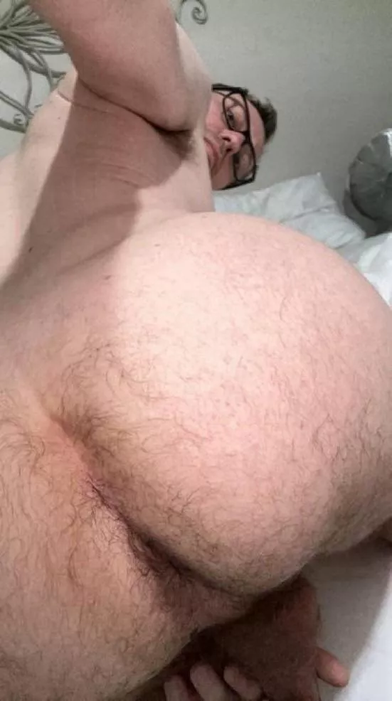 Who wants to sniff & lick?