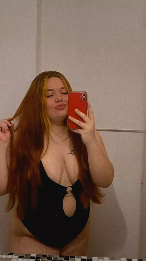 Would you jerk off to my nudes if I sent you some?