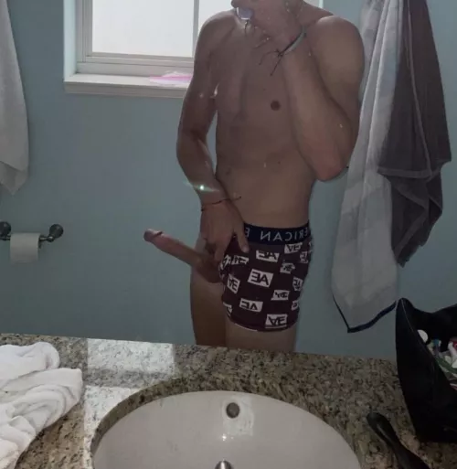 19m. Cute bros hmu to nut @chris_234512