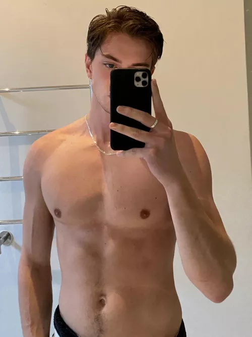 24 us. I wanna cum now. Hairy muscle men add me with face and watch me cum. alext6149