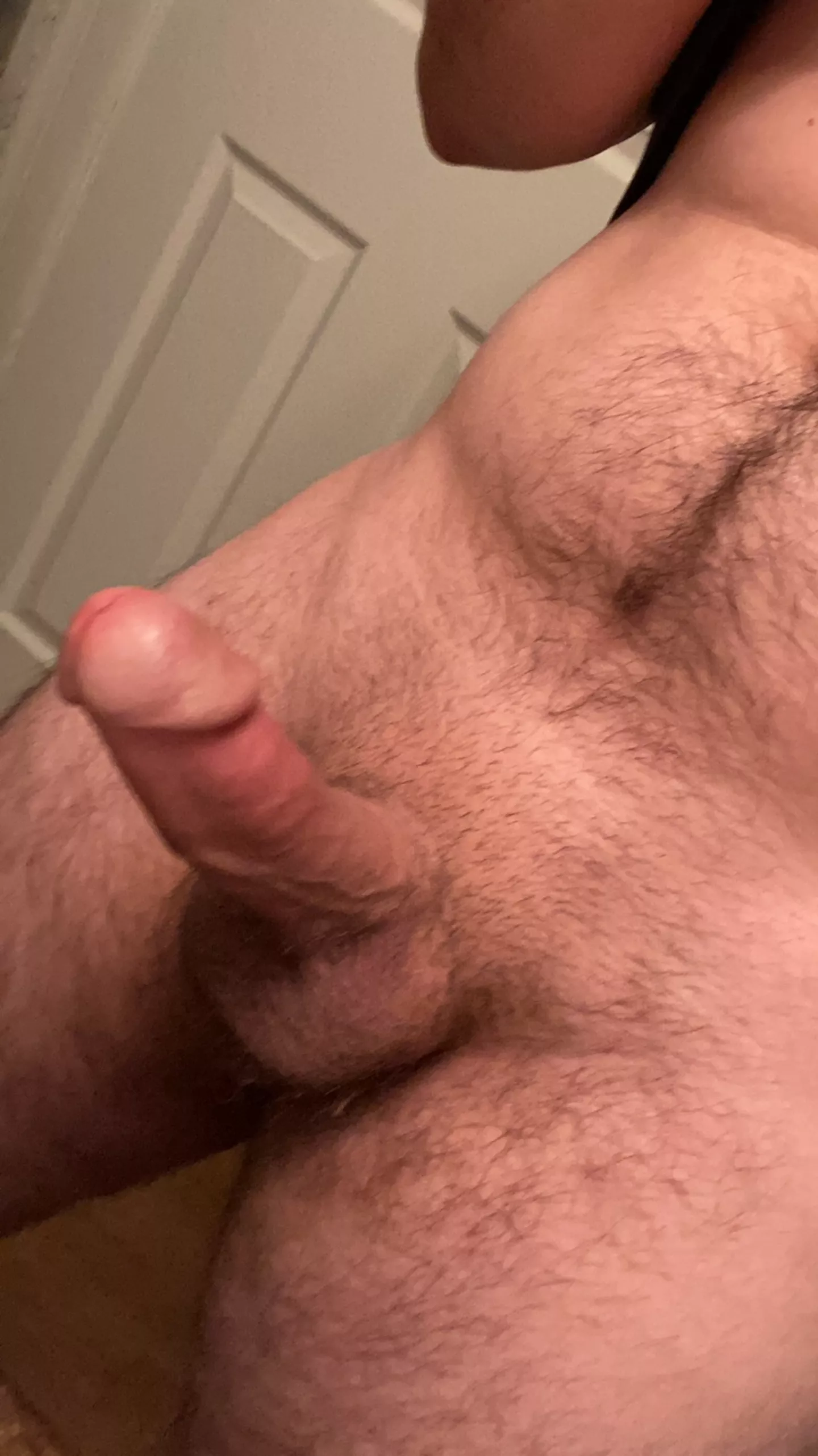 29 USA, straight male looking for smooth body or anybody in leggings to jerk off too. Add me on Snapchat @ dudefromthemit