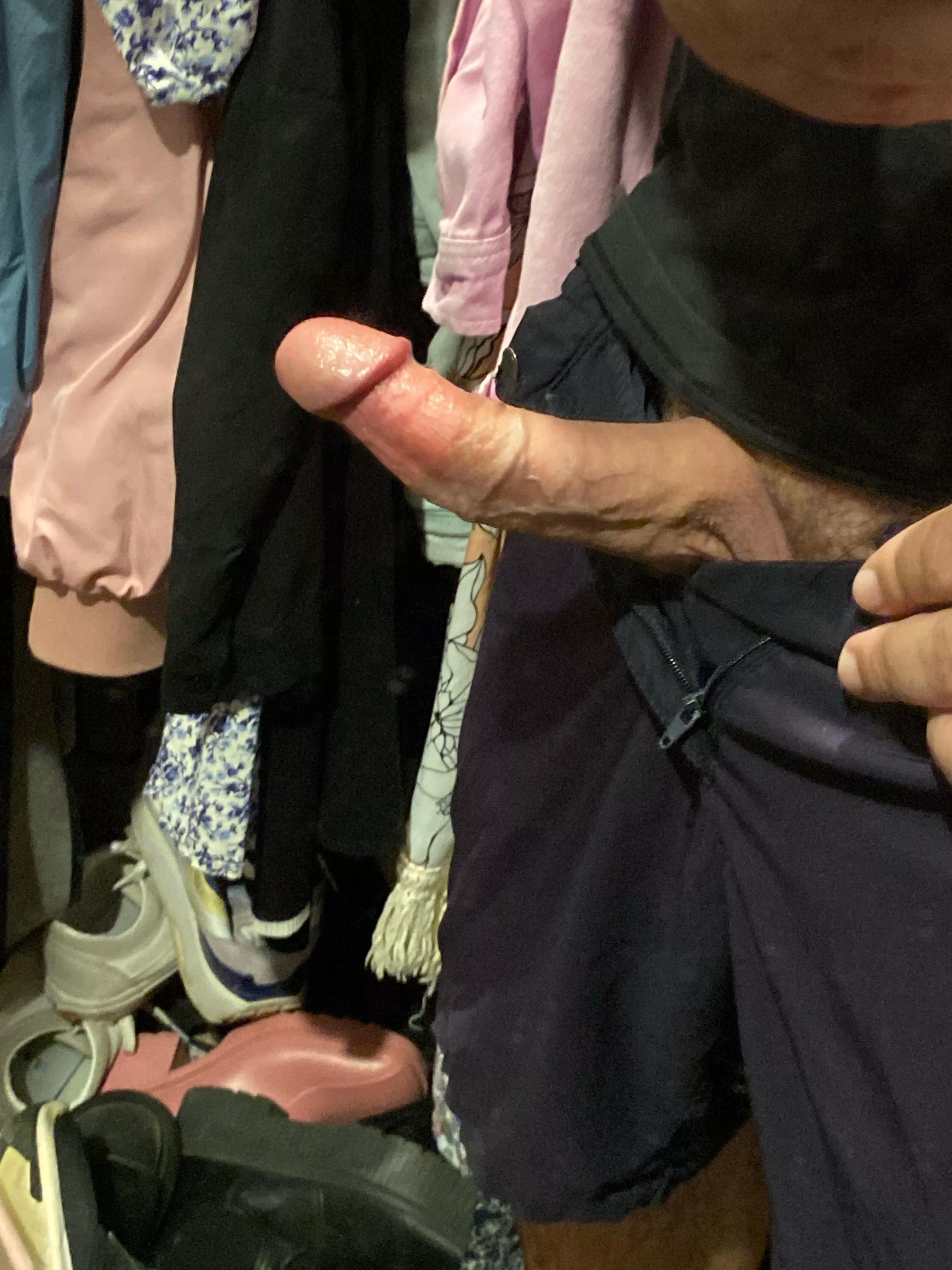 (32)dad just scrolling through