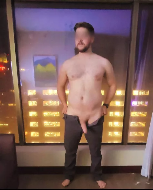 [34] Great time seeing TOOL in concert lastnight! Leaving the hotel. Goodmorning everyone