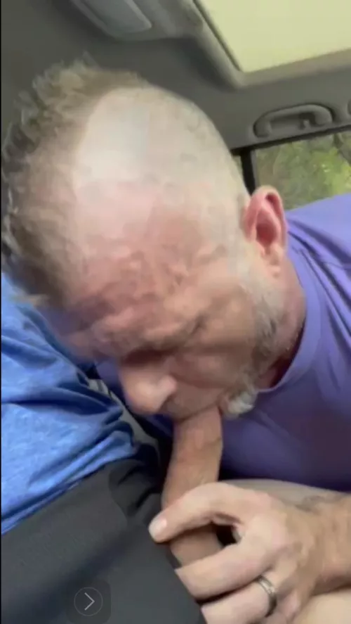 45 M4M Broward/Fort Lauderdale. Looking for some fun, suck and service. Hosting Hottub Fun in my private backyard