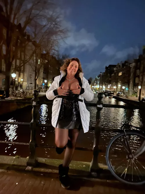 Amsterdam canal flash