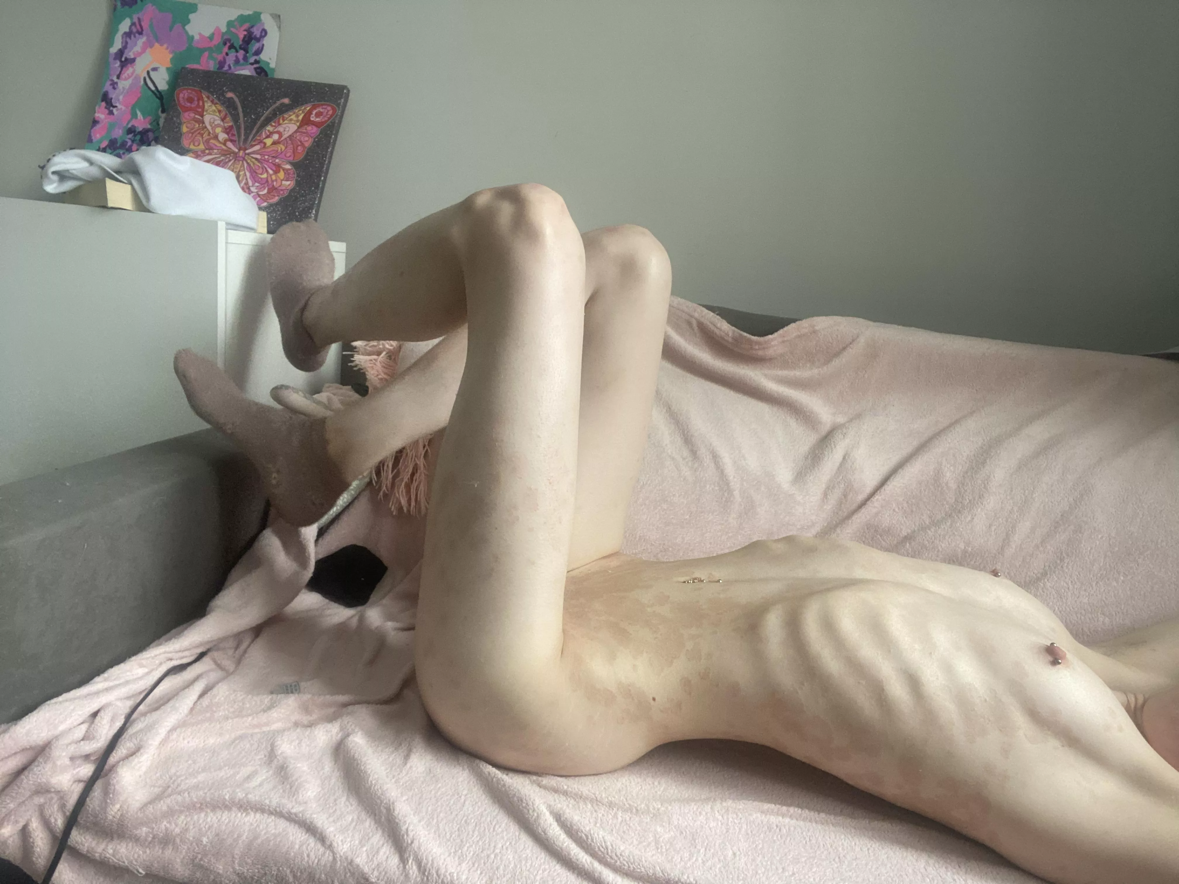 anyone wants to lie by me