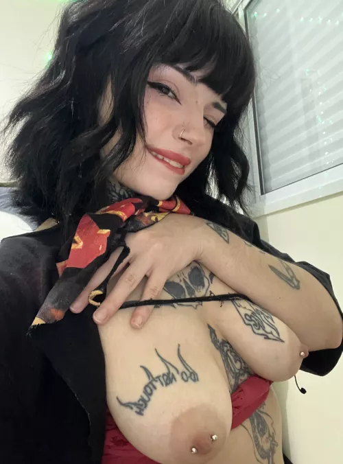 are you more attracted to my face or tits