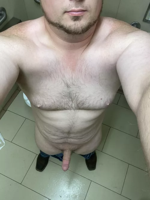 Bathroom stop to show it off 😋