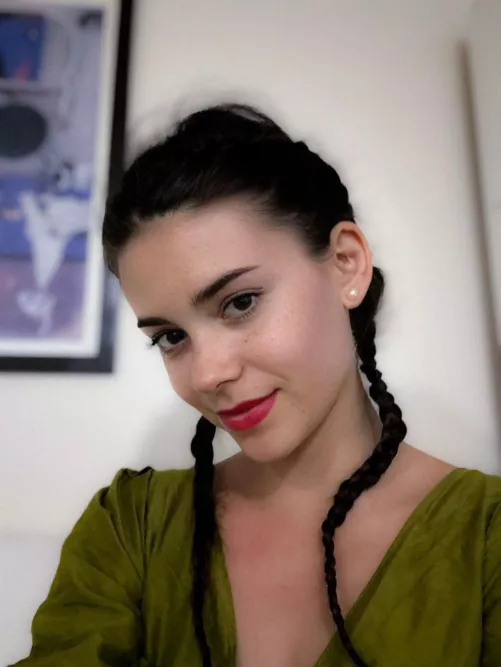 cute harpist IUTR 🎶