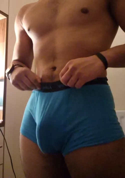 Daddy want a good obedient boy who's interested in getting his bussy eaten and fucked.