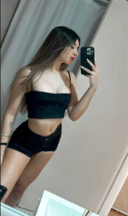 Do my thick 18yo thighs make me sexy