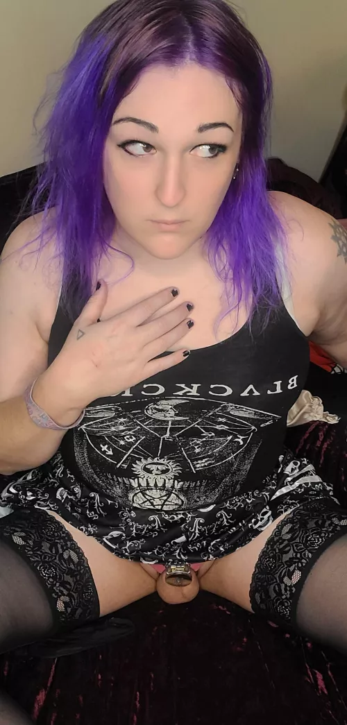 Do you like caged goth girls?