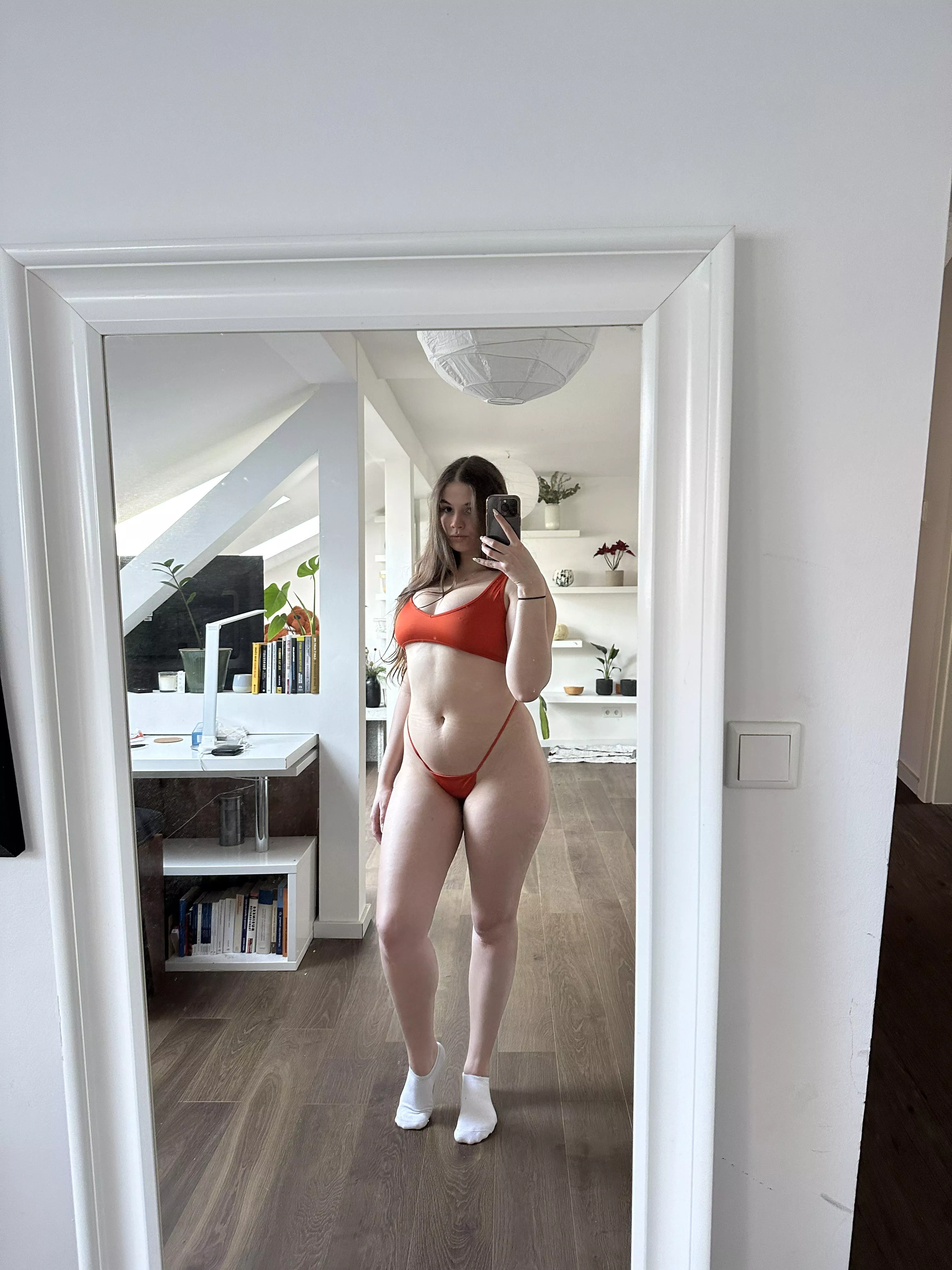 Does my curvy 19yo body in this make you hard?