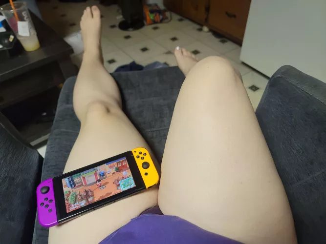 Don't you think my feet are cute here?