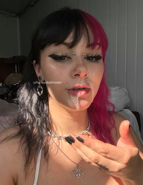 Emo girls are made to be cum sluts