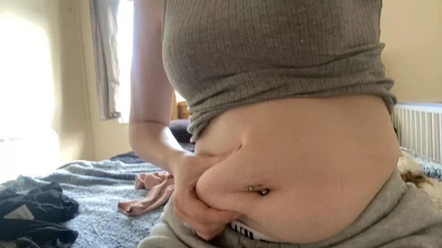 Getting fatter 😍who’s wants to help get me bigger 😍😍