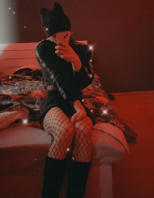 got myself a pair of fishnets🥺🥰