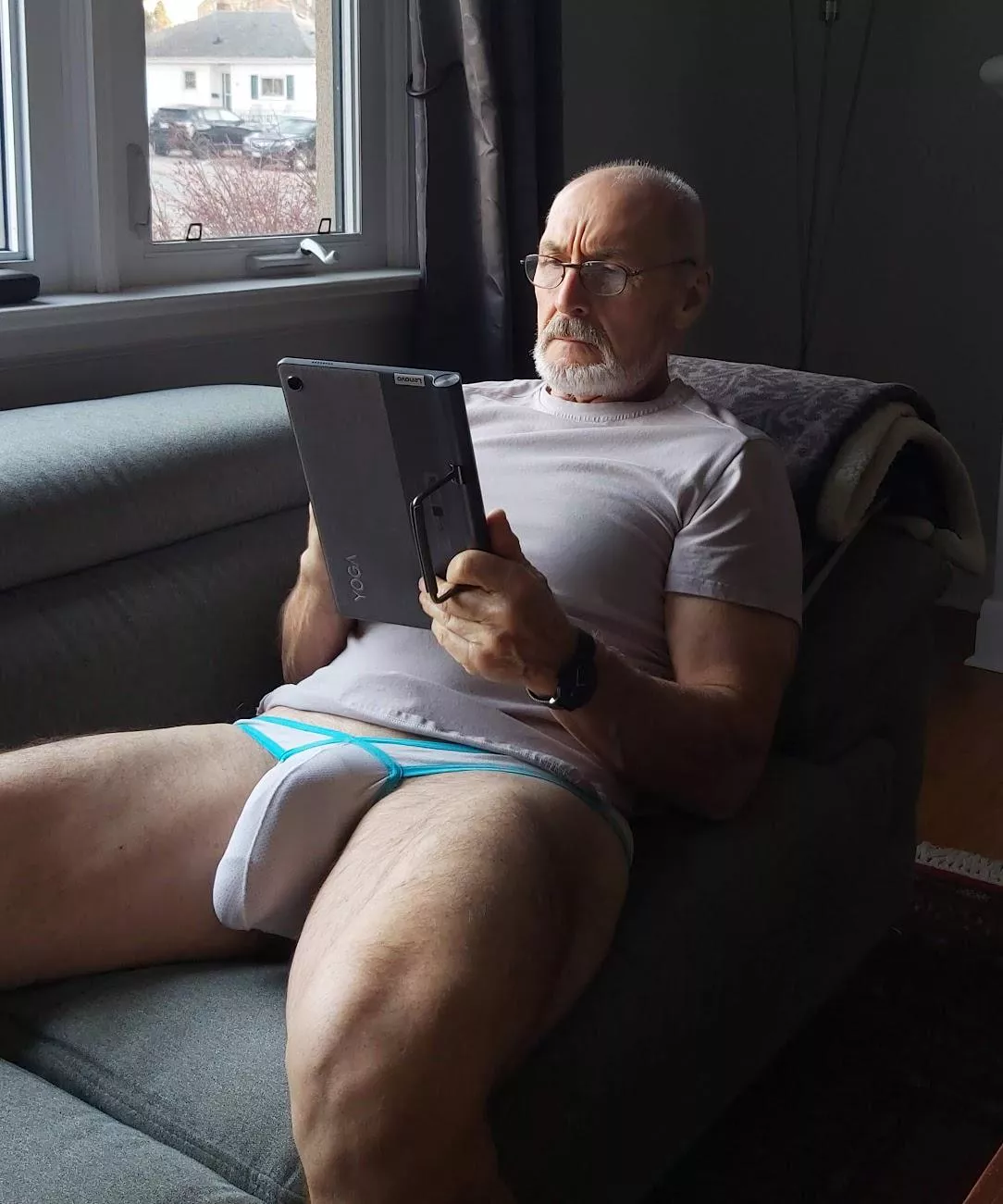 have a few bulges at times so here ya go lol!!