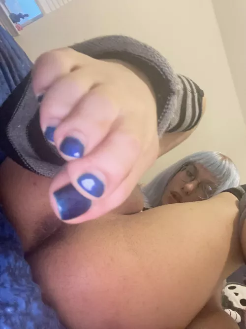 haven’t painted my nails in a while how do they look >.<