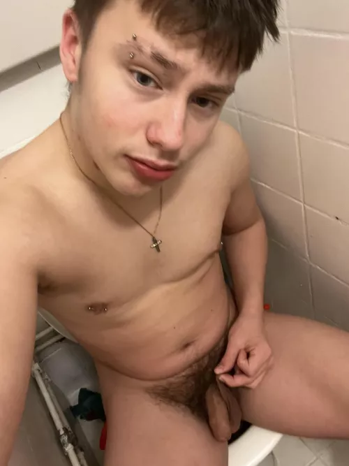 I hope I’m qualified as a hot guy🥵