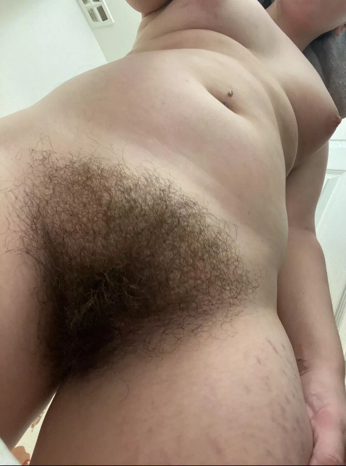 i love how my hair is starting to grow down my thighs...🥰